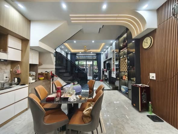 Prime Front House in Hoa Xuan for Sale — photo 3
