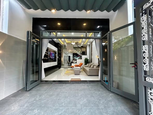 Spacious 3-Story House for Sale on Phu Loc 20 Street — photo 2