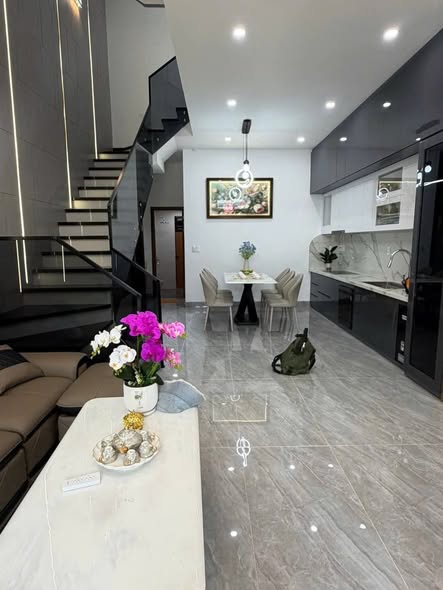 Spacious 3-Story House in Hoa Minh for Sale — photo 3