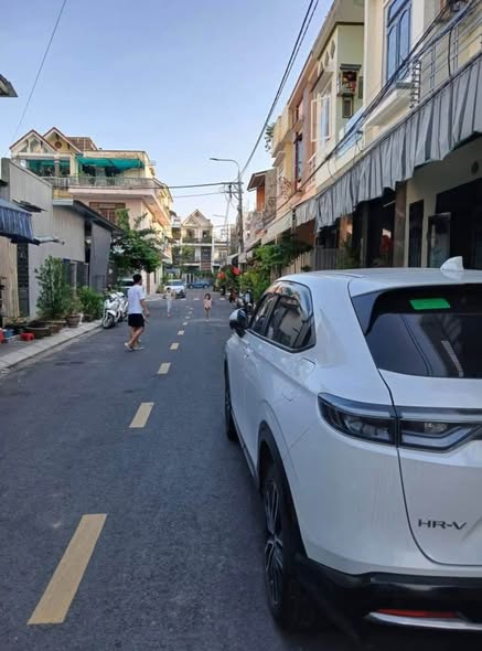 Stunning 3-Story Villa with Garden For Sale in Hai Chau — photo 4