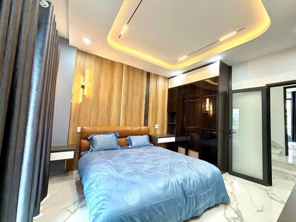 Stunning 4-Story Apartment Building for Sale — photo 5