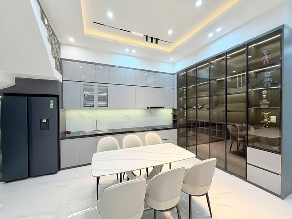 Charming House Near Nguyễn Tất Thành Beach for Sale — photo 4