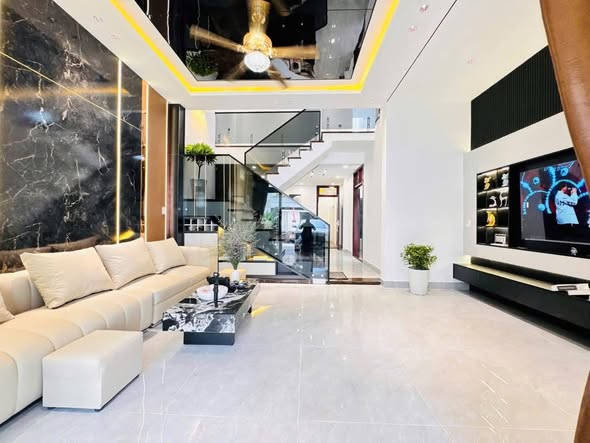 Spacious Luxury House for Sale in An Khe, Da Nang — photo 3