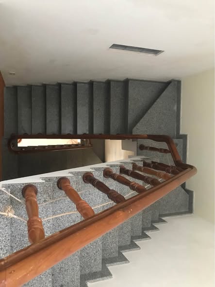 Land with Complete Three-Story House for Sale — photo 4