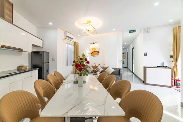 Stunning Villa with Son Tra Peninsula Views — photo 3