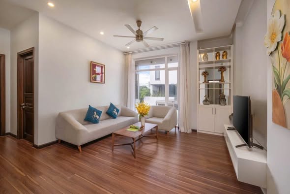 Luxury Villa with Private Pool Steps from My Khe Beach — photo 4