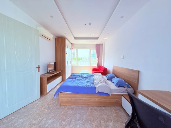 Modern 1-Bedroom Apartment in New Son Tra Building — photo 2