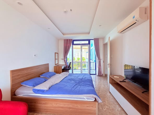 Modern 1-Bedroom Apartment in New Son Tra Building — photo 3