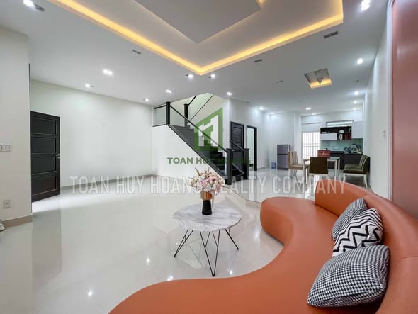 Spacious Garden Villa with 3 Bedrooms in Secure Community — photo 3