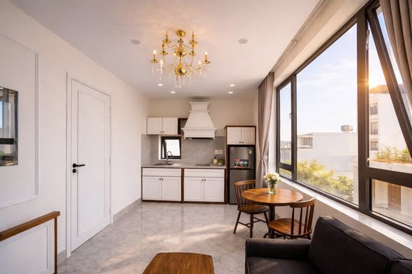 Premium 1-Bedroom High-Floor Apartment with Balcony Views — photo 3