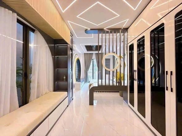 Modern Three-Story House Rental in Lien Chieu District — photo 4