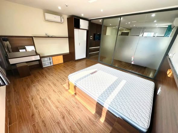 Modern Pet-Friendly Apartment Steps from My Khe Beach — photo 2