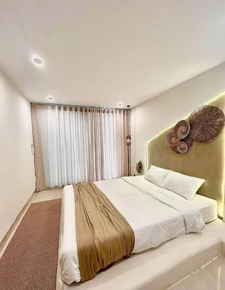 Spacious Modern Villa with Pool Near Beach — photo 5