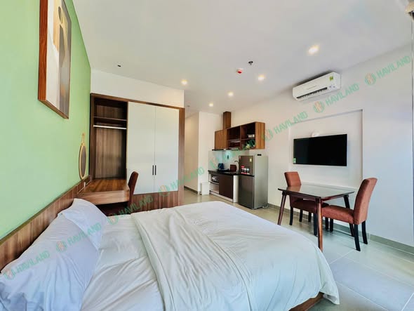 Modern Studio Apartment Near Beach in Prime Location — photo 3