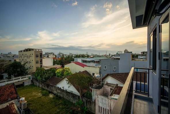 Brand New One Bedroom Apartment with Balcony Near Beach — photo 3