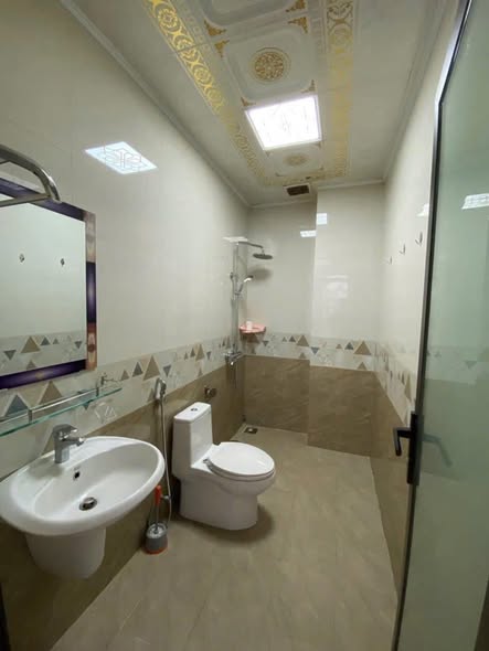 Spacious 4.5-Story House with Elevator Near Beach β photo 1