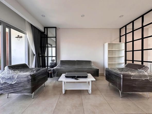 Corner 2-Bedroom Luxury Apartment with Million-Dollar River View — photo 2