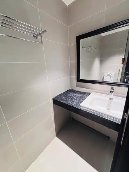 Modern 1-Bedroom Apartment in Central Da Nang — photo 3