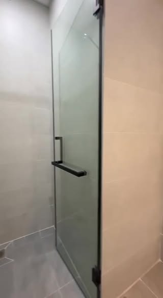 Modern 1-Bedroom Apartment Steps from My Khe Beach — photo 1