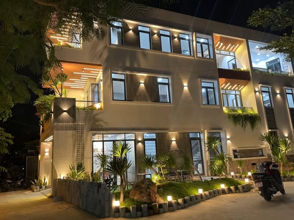 Beautiful New Villa in Quiet Hoa Xuan Neighborhood β photo 1