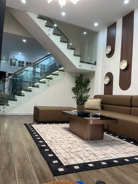 Modern Luxury House in Central Da Nang Location — photo 2