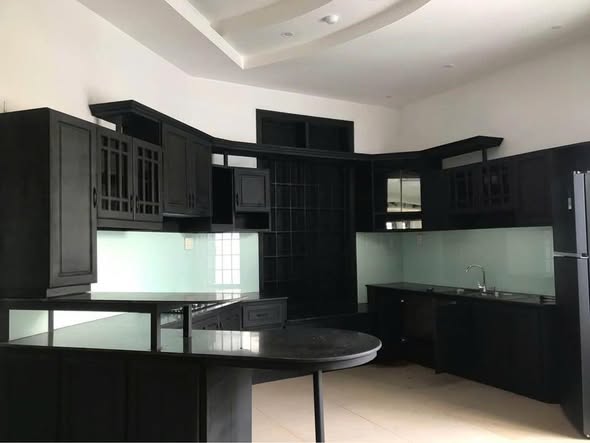 Spacious 3-Bedroom Villa Near My Khe Beach — photo 3