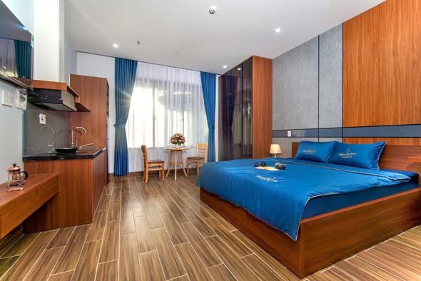 Corner Sea View Apartment with Two Bedrooms Available — photo 1