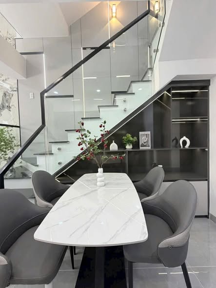 Modern 2-Story House Near Le Dinh Ly Street — photo 4