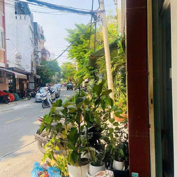 Spacious Family House with 3 Bedrooms Near Beach — photo 4