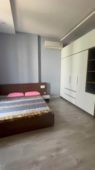 Spacious Family House with 3 Bedrooms Near Beach — photo 5