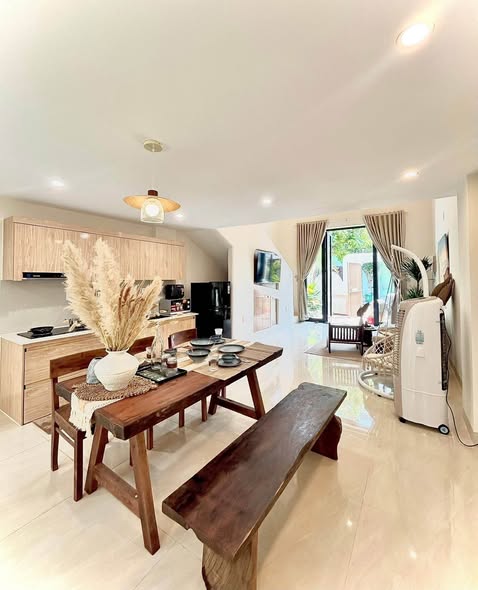 Modern 3-Bedroom Villa with Private Jacuzzi Near Beach — photo 3