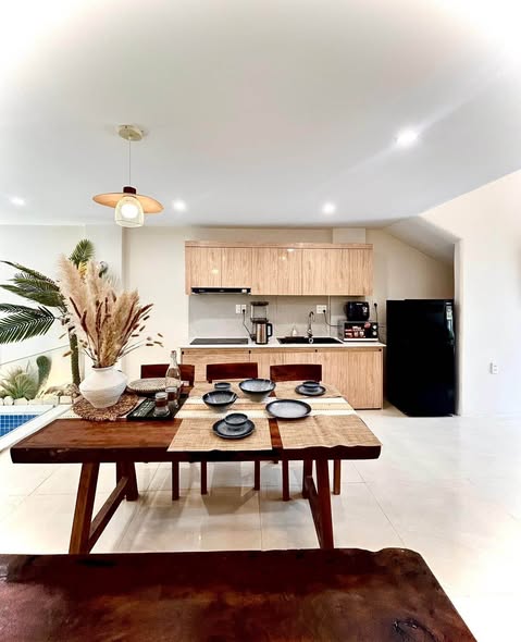 Modern 3-Bedroom Villa with Private Jacuzzi Near Beach — photo 4