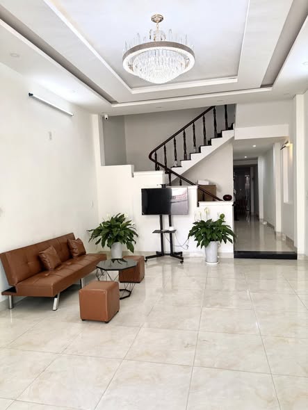 Modern 2-Story House Near 30/4 Street Central Location — photo 2