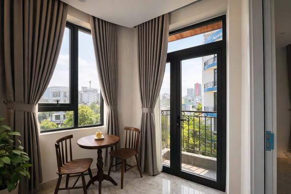 Modern 1-Bedroom Apartment with Dual Balconies in Son Tra — photo 3