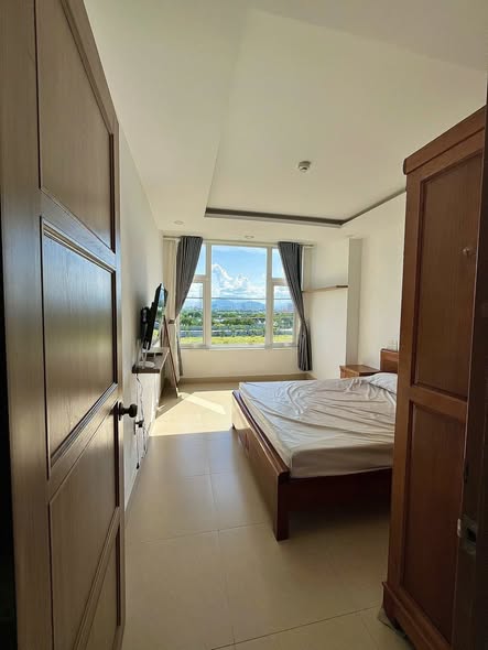 Modern 1-Bedroom Apartment in Hoai Thanh, Fully Furnished — photo 3