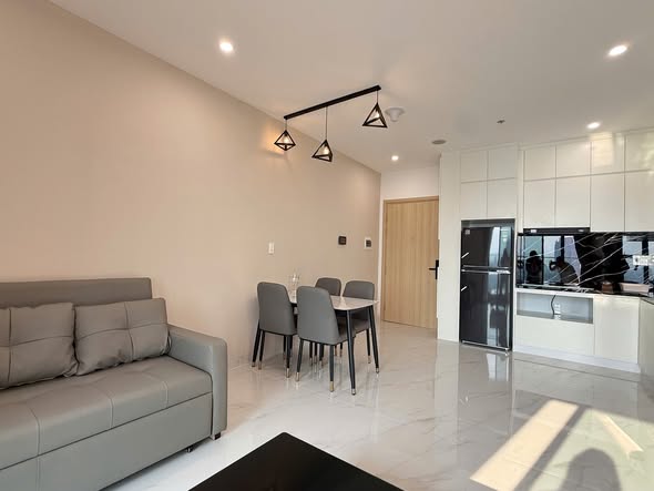 Modern 1-Bedroom Apartment with River View — photo 5