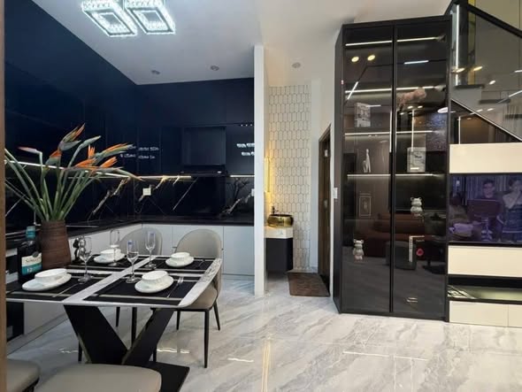 Beautiful 3-Story Fully Furnished House in Hai Chau — photo 2