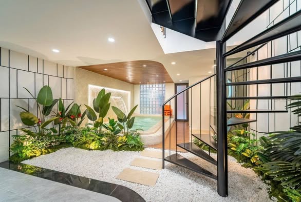 Modern Villa in Son Tra District with Two Bedrooms — photo 5