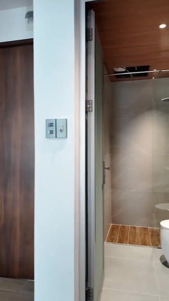 Brand New Beachfront Apartment with Private Balcony — photo 1