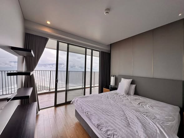 Premium Beachfront Apartment with Ocean Views in Da Nang — photo 3