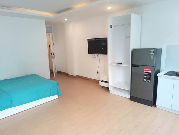 Modern Apartment with Rooftop Pool Stunning Views — photo 4