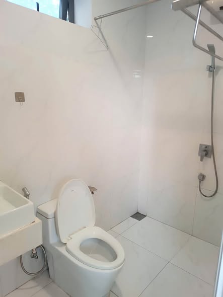 Modern Apartment with Rooftop Pool Stunning Views — photo 5