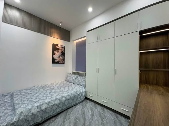 Beautiful 4-Story House Near Nguyen Tat Thanh for Sale — photo 2