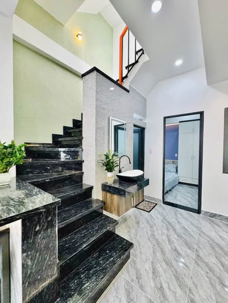 Beautiful 4-Story House Near Nguyen Tat Thanh for Sale — photo 3