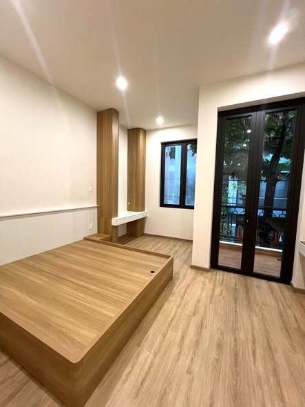 Stunning 3-Story Frontage House for Sale in Tran Huu Trang — photo 4