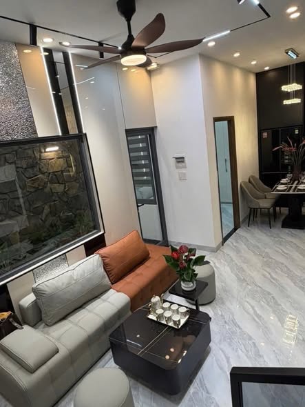 Modern 3-Story Home in Central Hai Chau District — photo 4