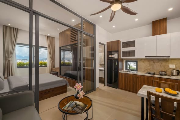 Modern 1-Bedroom Apartment with Gym and Sea View β photo 5