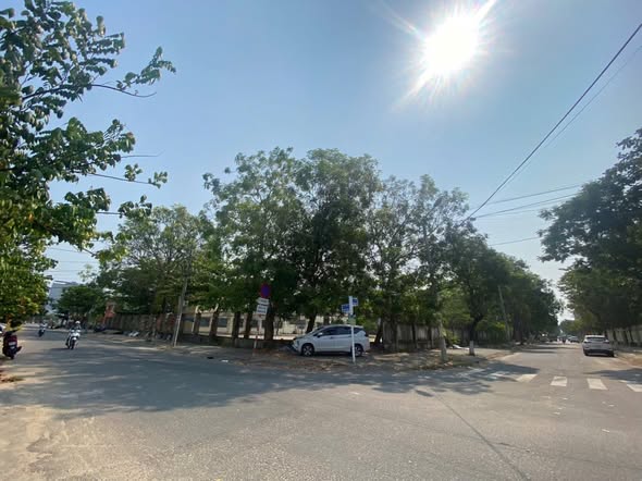 Prime Land Plot with Full Redbook for Sale — photo 3