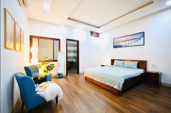 Spacious 3-Story House in Prime My An Location — photo 4