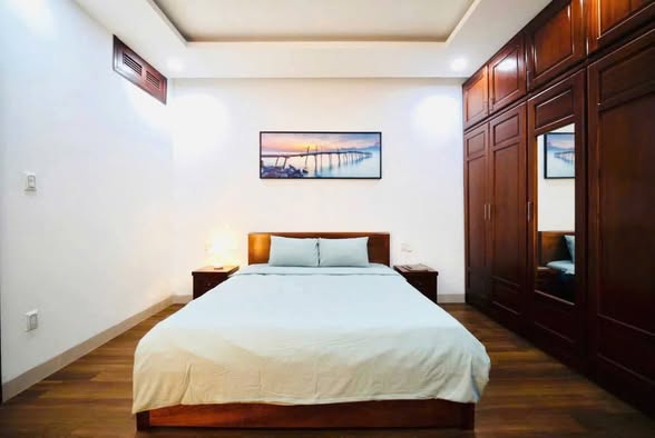 Spacious 3-Story House in Prime My An Location — photo 5